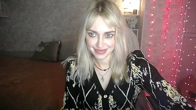 NickyAdamidi online show from October 6, 2025, 4:26 pm