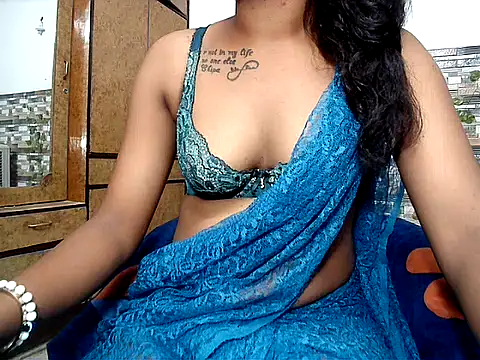 Snapshot of HOT_AARVI11 chatting on September 22, 2025, 4:42 pm HOT AARVI11 online show from September 22, 2025, 4:42 pm
