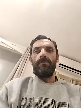 hotmen83 online show from October 31, 2025, 10:55 pm