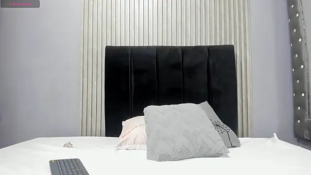 Sex samantha online show from April 14, 2026, 3:34 am