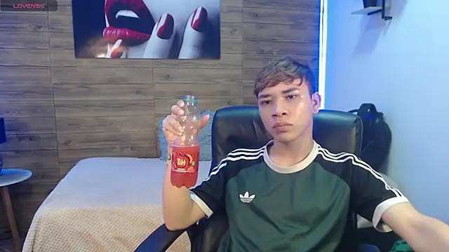 nathanclay online show from February 11, 2026, 3:22 am