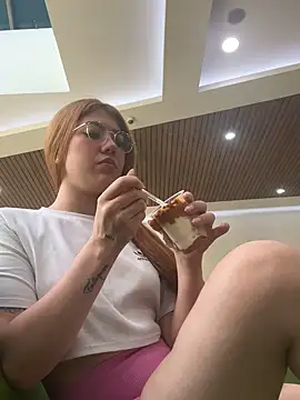 Snapshot of _Cristalfoxx4 chatting on September 29, 2025, 10:25 pm Cristalfoxx4 online show from September 29, 2025, 10:25 pm