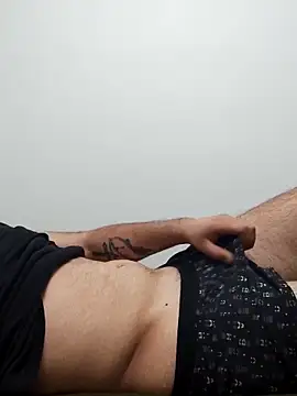 Snapshot of Ynsemr chatting on October 19, 2025, 10:21 pm Ynsemr online show from October 19, 2025, 10:21 pm