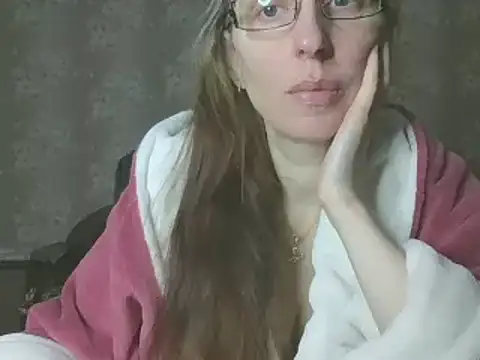 Snapshot of CandiCole chatting on April 22, 2026, 4:37 am CandiCole online show from April 22, 2026, 4:37 am