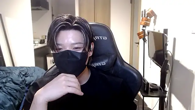 Snapshot of Mei-Tanaka chatting on October 3, 2025, 2:58 pm Mei-Tanaka online show from October 3, 2025, 2:58 pm