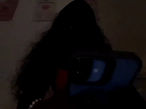 Snapshot of Niveda_21 chatting on October 14, 2025, 11:44 am Niveda 21 online show from October 14, 2025, 11:44 am