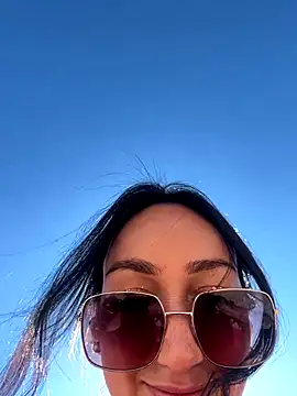 Ninabigtitied online show from October 2, 2025, 10:33 am