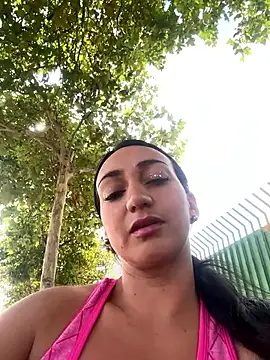 Ninabigtitied online show from October 3, 2025, 1:19 pm