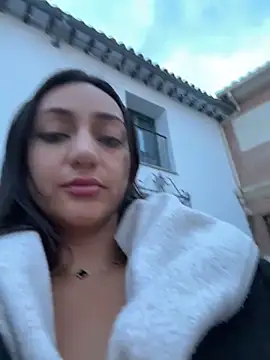 Ninabigtitied online show from November 23, 2025, 4:51 pm