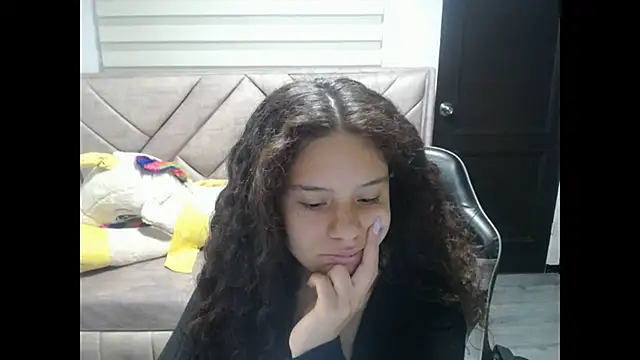 Velvet Moon V online show from October 17, 2025, 1:03 pm