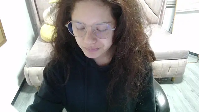 Velvet Moon V online show from December 20, 2025, 1:29 pm