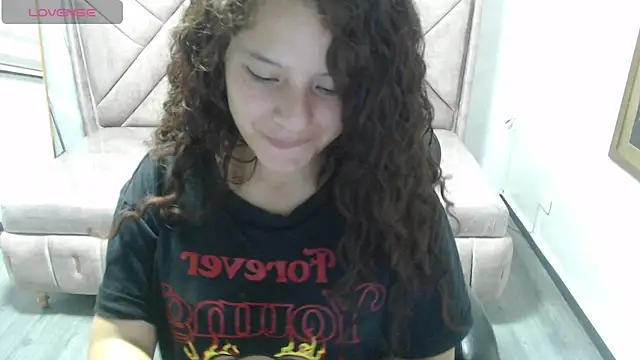 Velvet Moon V online show from February 5, 2026, 7:40 pm