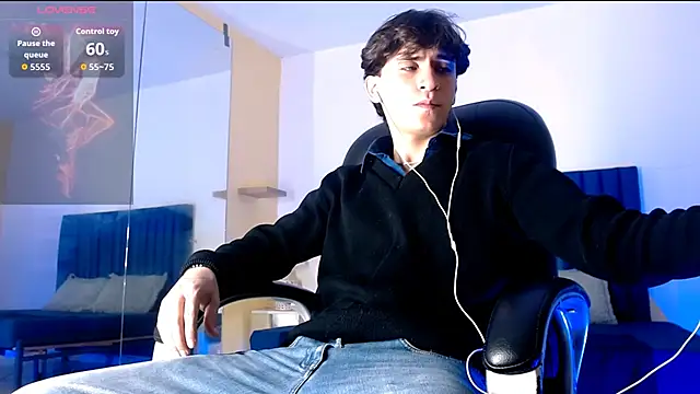 RoberthAlv online show from February 20, 2026, 1:44 pm