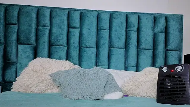 Emma Foxi online show from February 5, 2026, 8:24 pm