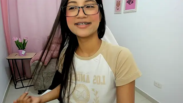 Snapshot of SeraphineCute chatting on September 30, 2025, 7:19 pm SeraphineCute online show from September 30, 2025, 7:19 pm