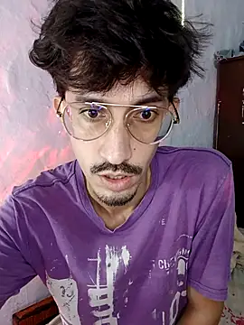 Snapshot of Dilanstrawberry chatting on October 27, 2025, 1:09 am Dilanstrawberry online show from October 27, 2025, 1:09 am