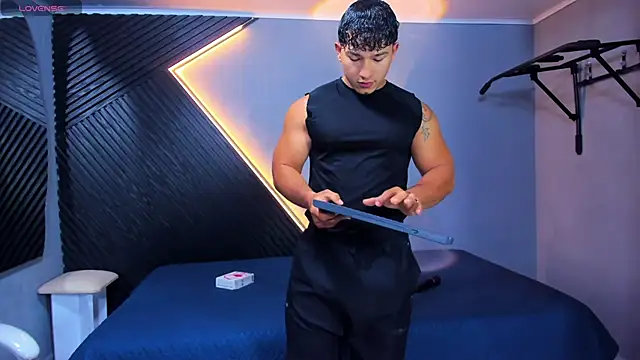 Horny nick18 online show from April 8, 2026, 11:32 am