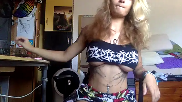 piccolaflo online show from July 19, 2026, 12:42 pm