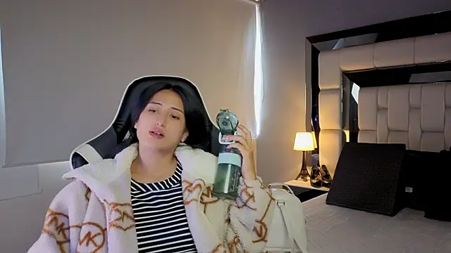 Snapshot of Adhara7 chatting on February 3, 2026, 8:14 pm Adhara7 online show from February 3, 2026, 8:14 pm