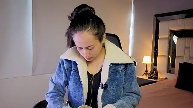 Snapshot of Adhara7 chatting on February 20, 2026, 8:20 pm Adhara7 online show from February 20, 2026, 8:20 pm