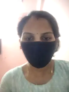 poojam93 online show from May 1, 2026, 4:22 pm