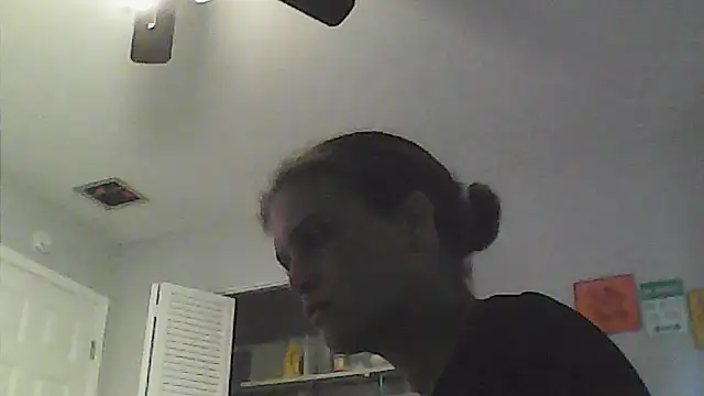 sarahkat86 online show from May 19, 2026, 9:32 pm