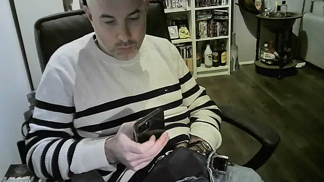 Chrisprngr online show from April 7, 2026, 4:51 pm