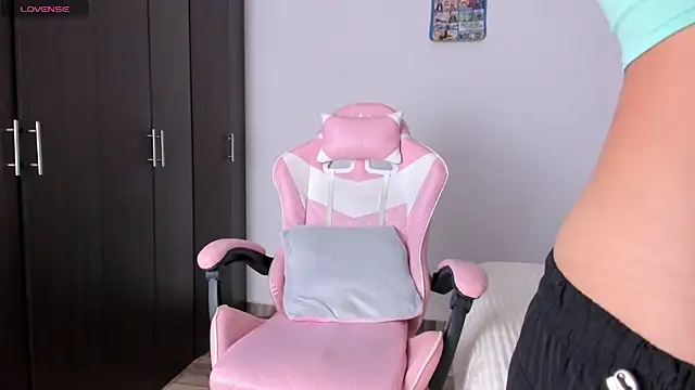 kendal hot01 online show from February 23, 2026, 6:49 pm