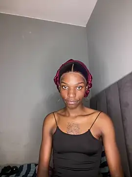 Trans fairy online show from April 24, 2026, 9:50 pm