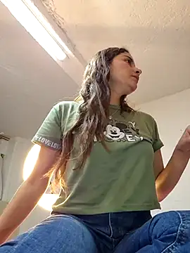 aytanna torrez online show from October 28, 2025, 4:09 pm