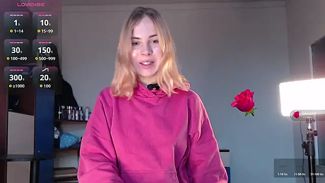 Snapshot of Alismoona chatting on November 26, 2025, 8:15 am Alismoona online show from November 26, 2025, 8:15 am