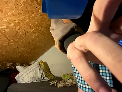 Salon1986 online show from September 25, 2025, 5:11 am