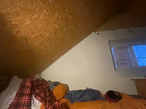 Salon1986 online show from September 26, 2025, 5:33 am