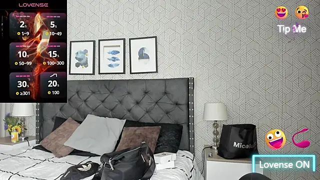 sweet  vanessa1 online show from October 17, 2025, 3:53 am