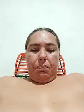 Snapshot of yyuly chatting on October 8, 2025, 2:14 pm yyuly online show from October 8, 2025, 2:14 pm