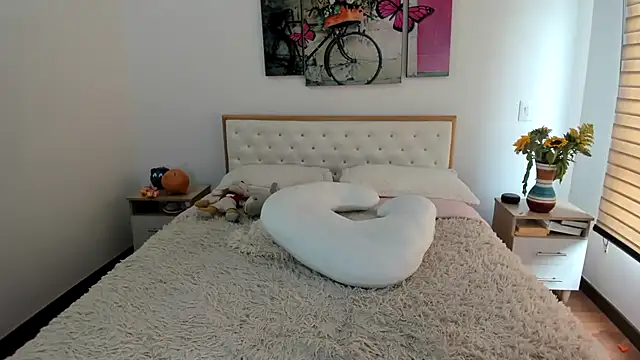 Tania xw online show from October 27, 2025, 2:43 pm