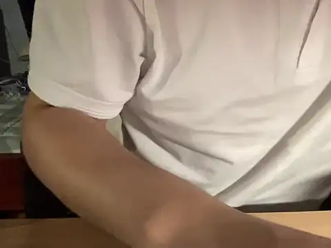 lahungdj12 online show from March 4, 2026, 4:40 am