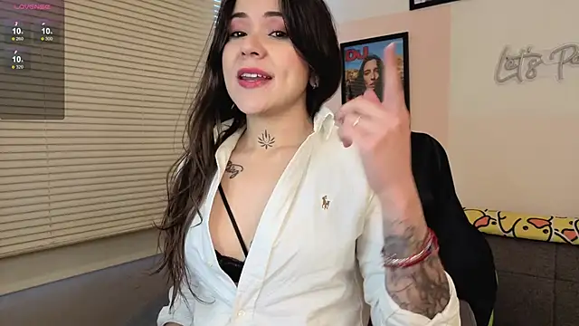 Snapshot of SujannaVarma_ chatting on November 22, 2025, 6:51 pm SujannaVarma online show from November 22, 2025, 6:51 pm