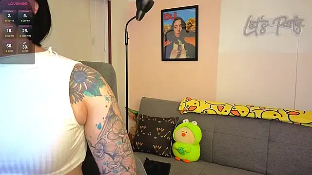 Snapshot of SujannaVarma_ chatting on November 26, 2025, 10:55 pm SujannaVarma online show from November 26, 2025, 10:55 pm