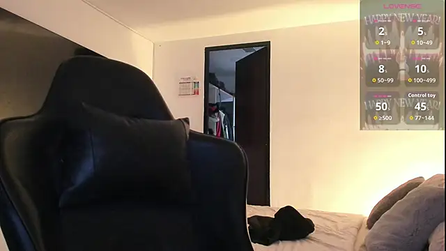 Snapshot of RJBarto chatting on February 26, 2026, 1:04 am RJBarto online show from February 26, 2026, 1:04 am