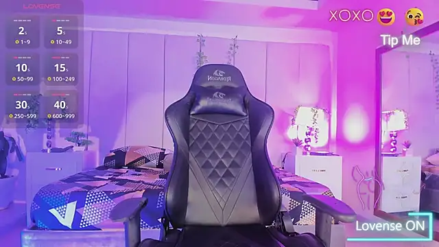 mia rousse25 online show from April 5, 2026, 12:19 am