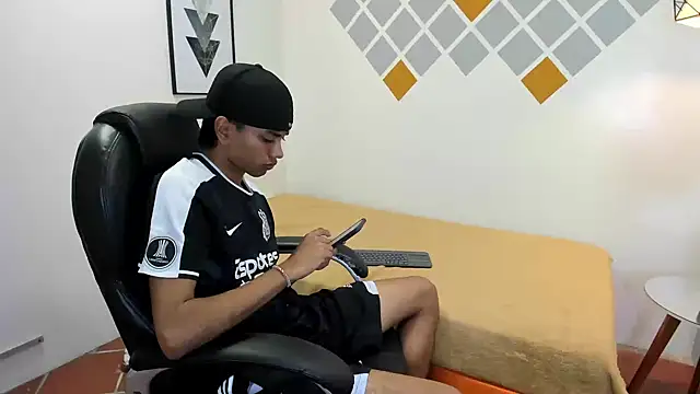 markbowie online show from October 23, 2025, 1:10 pm