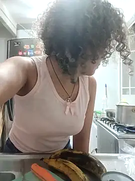 CATTALINAHOT online show from February 16, 2026, 9:22 pm