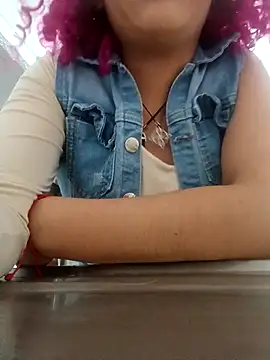 CATTALINAHOT online show from April 13, 2026, 3:34 am