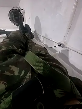 Snapshot of Braz96 chatting on October 7, 2025, 11:02 pm Braz96 online show from October 7, 2025, 11:02 pm