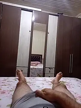 Gustavo198045 online show from April 21, 2026, 1:42 am