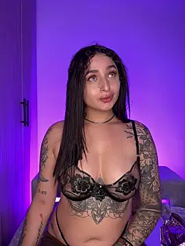 scarlett Collinss online show from March 18, 2026, 12:03 am