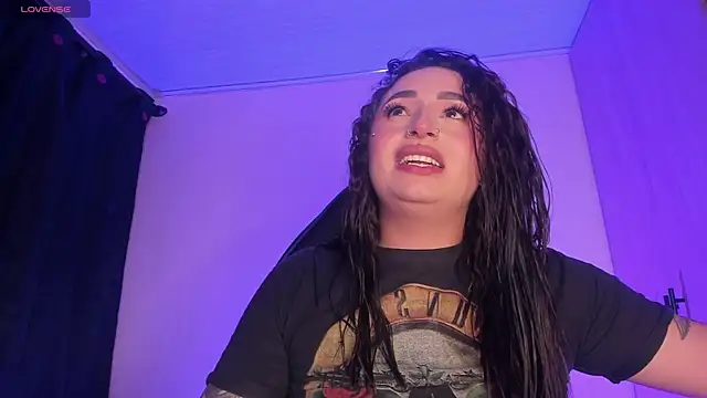 scarlett Collinss online show from July 25, 2026, 3:37 am