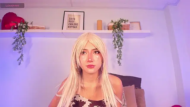 Vampgyal online show from April 15, 2026, 9:37 pm