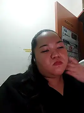 Snapshot of LianaCruzado chatting on May 8, 2026, 12:54 pm LianaCruzado online show from May 8, 2026, 12:54 pm